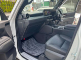 旧車は屋内展示場にて大切に車庫保管しております!