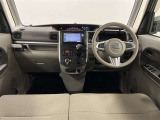 車内はキレイな使用状況!シンプルな装備で運転がしやすい!