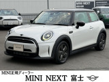 街乗り中心で使いやすいMINIをお探しの方に。後席と荷室に余裕があり、日常使いしやすい一台です。正規ディーラー認定中古車のため、遠方のお客様にもご安心してお乗りいただけます。