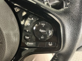 【アダプティブ・クルーズ・コントロール】予め設定した車速内でクルマが自動的に加減速。 前走車との適切な車間距離を維持しながら追従走行し、高速道路でのドライバーの疲労を軽減してくれる嬉しい機能付♪