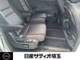 後席も広々していますので、海や山への行楽時も室内で快適に過ごせます!