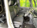 運転席シート廻りは使用感も少なく、良好な状態となっています。丁寧に使われていたことがよくわかりますね。