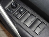 電動格納式ドアミラー・パワーウインドウを装備しています。