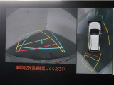 パノラミックビューモニター付きです。車両を上から見た様な映像を画面に表示。運転席からの目視だけでは見にくい、車両周辺の状況をリアルタイムでしっかり確認出来ます。