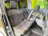 運転席シート廻りは使用感も少なく、良好な状態となっています。丁寧に使われていたことがよくわかりますね。