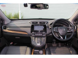 SUVならではの、高めのアイポイントは先の状況を見通せるので、運転しやすさに繋がります。内装もキズや染み等無く僅かな使用感のみで非常にキレイですよ♪ペットやタバコ等の嫌な臭いもございません!!