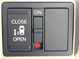 【パワースライドドア】スマートキーや運転席のスイッチでスライドドアの開閉が可能♪電動だから力を入れてドアを開ける必要が無く、小さいお子様でも、重い荷物を持っている時もラクに開け閉めできます♪