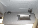 ミラー付きサンバイザー装備ですので、お出かけ前の身だしなみチェックもバッチリです♪