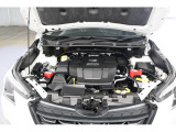 スバルのエンジンは特徴があります、低重心でコンパクト!回頭性能が機敏です!2.0L DOHC+e-BOXER搭載!