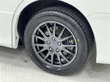 タイヤサイズは205/55R16!純正アルミホイール!残り溝は7ミリ程度です!