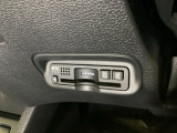 ハンドルの左下にETCがついています。高速道路の料金所の通過も楽々です。 カードの取り出しもしやすい場所についています。