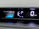 とても見やすいメーターです。夜間時はラグジュアリーな気分にさせてくれる照明が魅力ですので、夜のドライブも楽しみになりますよ♪