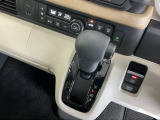 発進時から滑らかに加速する無段階変速のCVTはストップ&ゴーの多い街の中も快適です