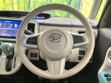 インテリアに合わせたデザインのステアリングは、運転される方のことも考え、運転しやすい形状、大きさです。是非一度、実際に触ってお確かめください。