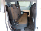 ゆとりある広々とした車内空間は、ドライブを始め買い物やレジャーなど、幅広く活躍します。一人でもみんなとでもお出かけを楽しみましょう!
