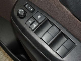 電動格納式ドアミラー・パワーウインドウを装備しています。