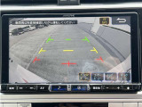 バックガイドモニターで、後方を確認しながら安心して駐車することができます。運転初心者も熟練者も必須の機能ですよ!