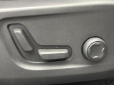 【パワーシート】スイッチ一つで簡単にシート位置の微調整が可能!電動だから力もいりません!自分に最適なシートポジションにセットして、快適なドライブをお楽しみください。