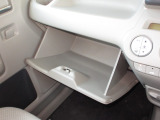 豊富な収納で、いつもすっきりとした車内、ほしい場所にちょうど良い収納を備えました。
