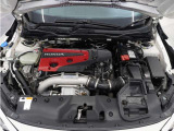 ◆全域高性能TYPE R専用2.0L VTEC TURBOエンジン◆アクセルを踏んだ瞬間、シートに背中を押しつけられるような加速Gが立ち上がり、低回転からピークまで胸のすく吹け上がりが続きます。