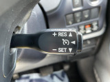 【クルーズコントロール】高速道路もラクラク走行。アクセルを離しても一定速度で走行ができ、長距離運転時の負担を軽減!加速・減速も簡単なスイッチ操作で調整できます。
