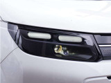 【ヘッドライト】主流のLEDヘッドライトに、日中でも他者からの視認性を良くするデイタイムランニングランプ装備。