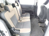 ゆとりある広々とした車内空間は、ドライブを始め買い物やレジャーなど、幅広く活躍します。一人でもみんなとでもお出かけを楽しみましょう!