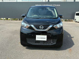 日産のブランドを象徴するVモーショングリルです。