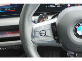ACCは、レーダーやカメラが前走車や車線を検知し前方車両との車間距離を維持しながら自動で加減速を行い、低速走行時には車両停止までの制御を行ないます。