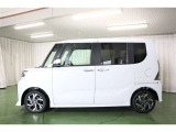 狭い駐車場でもパワーススライドドアなら安心です♪隣のお車にドアを当ててしまうことを防げます♪
