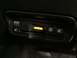 ETCが付いてます。ETC搭載車しか通過できないスマートICが利用できるようになりますよ!現在スマートICの設置箇所も増えてきているので、高速道路利用の幅が広がりますね☆