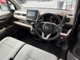 運転席の画像です。