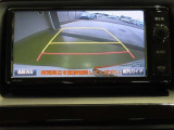 バックガイドモニターで、後方を確認しながら安心して駐車することができます。運転初心者も熟練者も必須の機能ですよ!