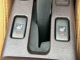 シートヒーターは座席から温める車の暖房器具です。エンジン始動直後から温まり、朝イチの運転でも大丈夫♪その温かさから、一度経験したら欠かすことができないとも言われています!