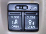 両側電動スライドドアを装備しております。