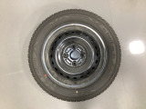 当社にてデモ走行時に装着していたワンシーズン使用の中古スタットレスタイヤ+ホイール4本セットを用意致しました。(2025年製、タイヤ+ホイールは現状渡し、保証対象外です)