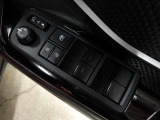 全席オートパワーウィンドウ☆窓の全閉全開が自動で出来るので便利ですよ♪