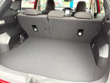 普段のお買い物や通勤、送迎等に十分な荷室スペースを確保しております。セカンドシートを倒すと、大きな荷物の積載も可能です♪