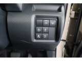 スイッチ類は運転席にまとめられています。