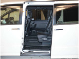 自社工房で輝くボディーと、綺麗で清潔な室内の車に生まれ変わります【ピカット一平】☆もちろん当社の技術スタッフの手により、すみずみまで点検整備が行われます。ぜひ、お客様の目でお確かめください。