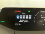 スピードメーター内のディスプレイ部に安全装備の設定状態が表示されます。