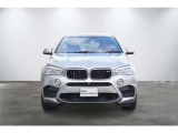 BMWのまさに「顔」ともいえる「キドニー・グリル」は、他の追随を許さない存在感を誇り、「キドニー・グリル」を見かけただけでBMWの風格を感じさせます!!