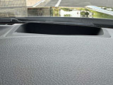 ヘッドアップディスプレイ(運転に必要な情報をウインドシールドガラスの視野内に投影します)