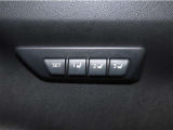 運転席は三人分のシートポジションを記憶します。
