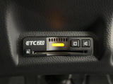 今や必需品のETC2.0がついています!高速道路の料金所をノンストップで通過可能!ETCを使えば土日祝日割や深夜割などのメリットを受けることができます。料金所でお金を用意する必要がなく便利です