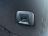運転席・助手席後ろにUSBポートが付いています!スマホ等の充電が出来て便利ですよ!