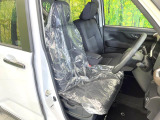 運転席シート廻りは使用感も少なく、良好な状態となっています。丁寧に使われていたことがよくわかりますね。