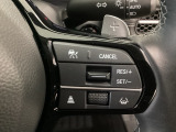 【アダプティブ・クルーズ・コントロール】予め設定した車速内でクルマが自動的に加減速。 前走車との適切な車間距離を維持しながら追従走行し、高速道路でのドライバーの疲労を軽減してくれる嬉しい機能付♪