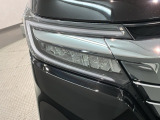 LEDヘッドライトは、点灯の瞬間から最大光量を発揮し、突然暗くなるトンネルなどでの安定感を高めます。