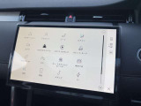 SSD方式が採用された純正ナビゲーションシステム。Bluetoothオーディオ接続やUSBポート、サラウンドカメラなどを備えています!車両情報もこちらのモニターでチェックすることが可能です。